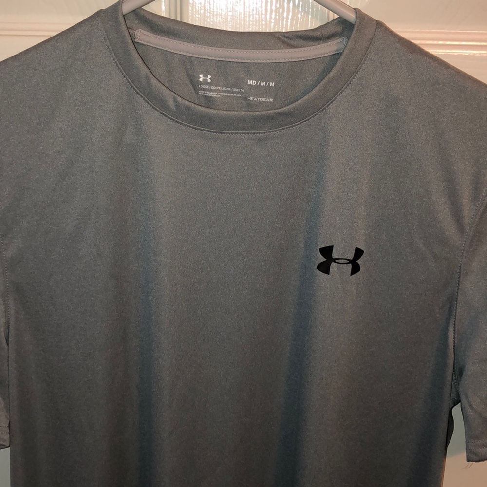 Short sleeve gray men’s top